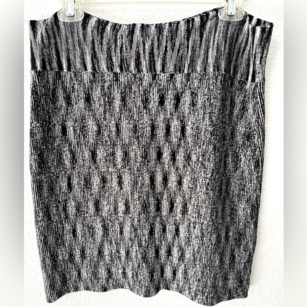 BCBG MAXAZRIA gray print bando Mini Skirt Y2K size L- XL
